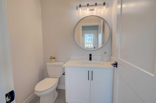 103 Gray Close, Sylvan Lake, AB - Indoor Photo Showing Bathroom