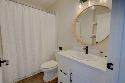 103 Gray Close, Sylvan Lake, AB - Indoor Photo Showing Bathroom