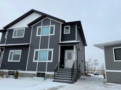 103 Gray Close  Sylvan Lake, AB T4S 0W4