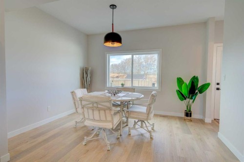 103 Gray Close, Sylvan Lake, AB - Indoor Photo Showing Dining Room