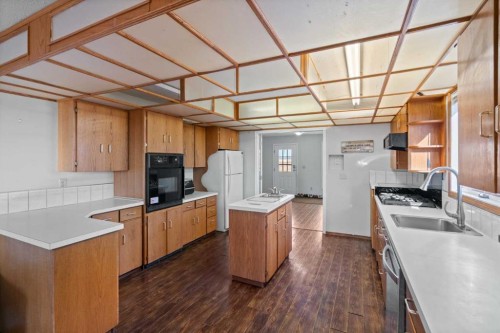 20203 Twp Rd 460, Rural Camrose County, AB - Indoor Photo Showing Kitchen