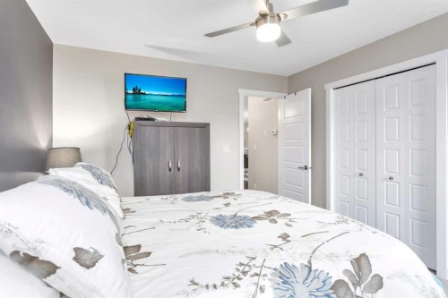 23 Hampton Crescent, Sylvan Lake, AB - Indoor Photo Showing Bedroom