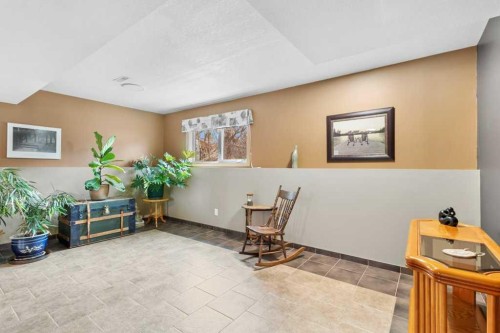 45 Ravenscrag Crescent North, Norglenwold, AB - Indoor Photo Showing Other Room