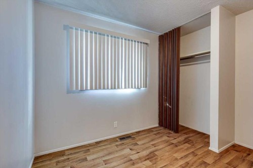 5418 And 5422 48 Avenue, Olds, AB - Indoor Photo Showing Other Room