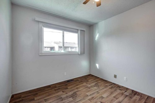 5418 And 5422 48 Avenue, Olds, AB - Indoor Photo Showing Other Room