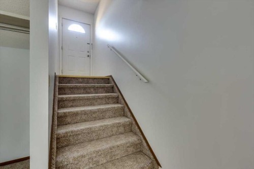 5418 And 5422 48 Avenue, Olds, AB - Indoor Photo Showing Other Room