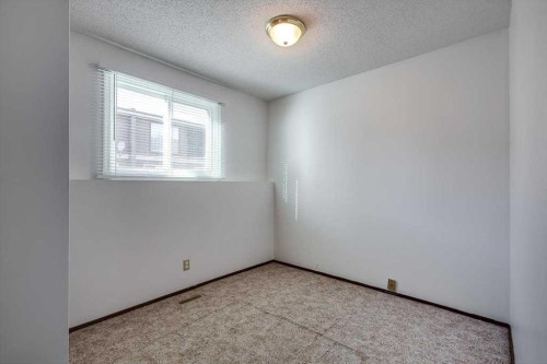 5418 And 5422 48 Avenue, Olds, AB - Indoor Photo Showing Other Room
