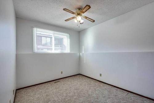 5418 And 5422 48 Avenue, Olds, AB - Indoor Photo Showing Other Room