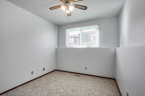 5418 And 5422 48 Avenue, Olds, AB - Indoor Photo Showing Other Room