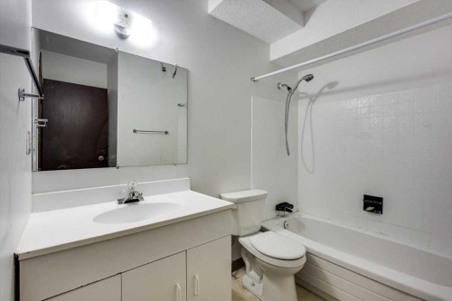5418 And 5422 48 Avenue, Olds, AB - Indoor Photo Showing Bathroom