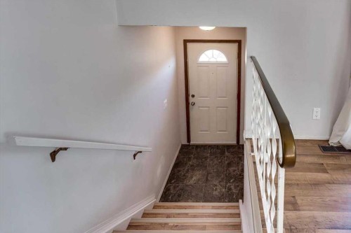 5418 And 5422 48 Avenue, Olds, AB - Indoor Photo Showing Other Room