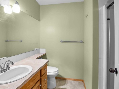 22 Ansett Crescent, Red Deer, AB - Indoor Photo Showing Bathroom