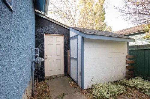 2027 19 Avenue, Bowden, AB - Outdoor With Exterior