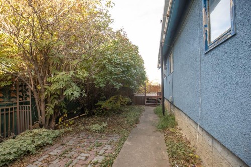 2027 19 Avenue, Bowden, AB - Outdoor