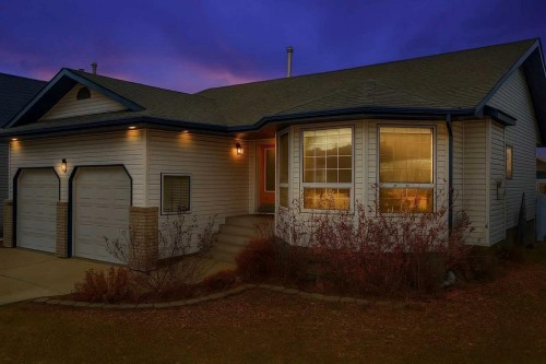 11 Falcon Ridge Drive, Sylvan Lake, AB - Outdoor