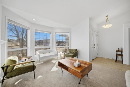 11 Falcon Ridge Drive, Sylvan Lake, AB - Indoor Photo Showing Living Room