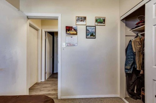 5218 & 5216 56 Ave, Ponoka, AB - Indoor