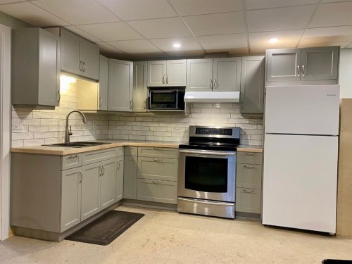 4620 46 Street, Camrose, AB - Indoor Photo Showing Kitchen