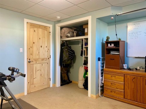 4620 46 Street, Camrose, AB - Indoor