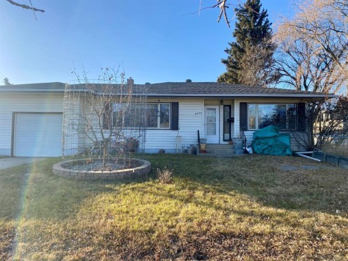 4620 46 Street, Camrose, AB - Outdoor