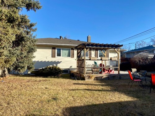 4620 46 Street, Camrose, AB - Outdoor