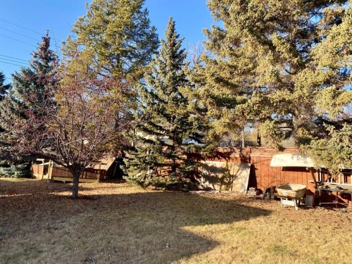 4620 46 Street, Camrose, AB - Outdoor