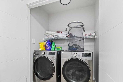 4507 48 Avenue, Sylvan Lake, AB - Indoor Photo Showing Laundry Room