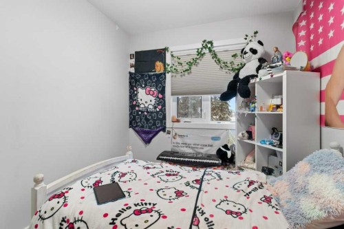 4507 48 Avenue, Sylvan Lake, AB - Indoor Photo Showing Bedroom