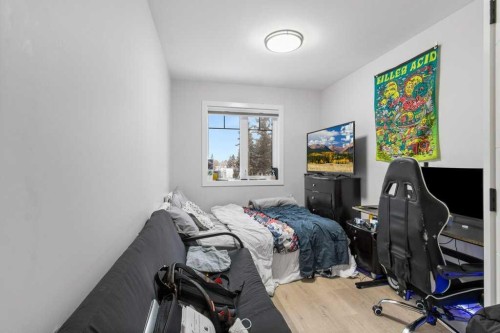 4507 48 Avenue, Sylvan Lake, AB - Indoor Photo Showing Bedroom