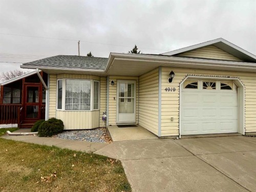 4919 53 Avenue, Viking, AB - Outdoor