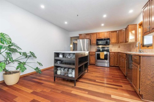 50 Ramsey Avenue, Red Deer, AB - Indoor Photo Showing Kitchen