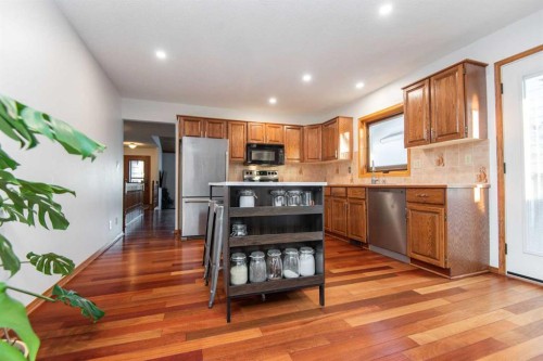 50 Ramsey Avenue, Red Deer, AB - Indoor Photo Showing Kitchen