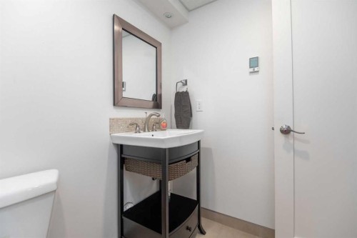 50 Ramsey Avenue, Red Deer, AB - Indoor Photo Showing Bathroom