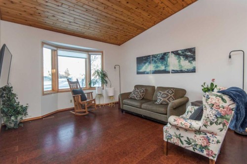 50 Ramsey Avenue, Red Deer, AB - Indoor Photo Showing Living Room