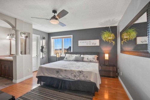 2 Holbrook Place, Sylvan Lake, AB - Indoor Photo Showing Bedroom