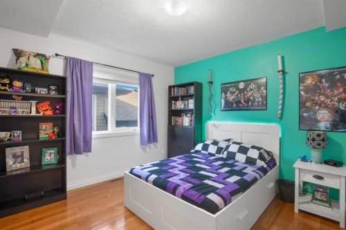 2 Holbrook Place, Sylvan Lake, AB - Indoor Photo Showing Bedroom