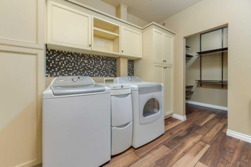 404-5213 61 Street, Red Deer, AB - Indoor Photo Showing Laundry Room