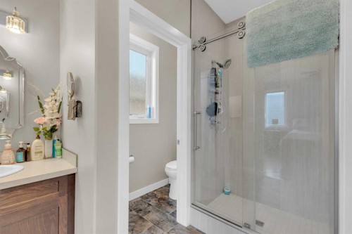 3901 49 Ave, Ponoka, AB - Indoor Photo Showing Bathroom