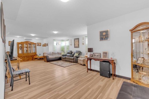 3901 49 Ave, Ponoka, AB - Indoor