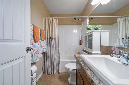 5414 59 Street, Camrose, AB - Indoor Photo Showing Bathroom
