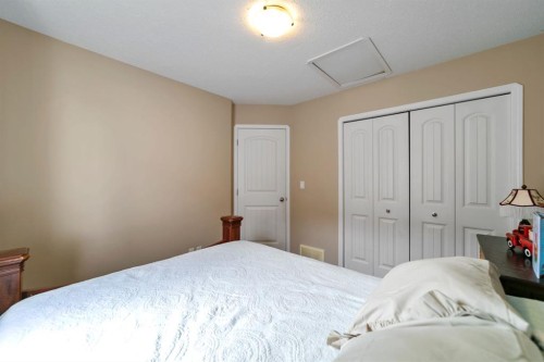 5414 59 Street, Camrose, AB - Indoor Photo Showing Bedroom