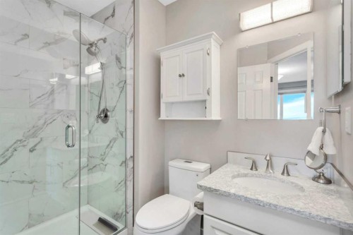 68 Falcon Crescent, Sylvan Lake, AB - Indoor Photo Showing Bathroom