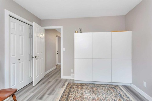 68 Falcon Crescent, Sylvan Lake, AB - Indoor Photo Showing Other Room