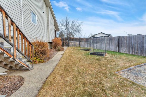 68 Falcon Crescent, Sylvan Lake, AB - Outdoor