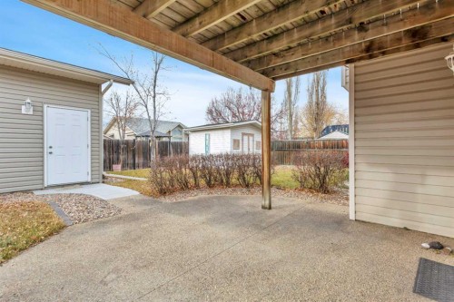 68 Falcon Crescent, Sylvan Lake, AB - Outdoor With Exterior