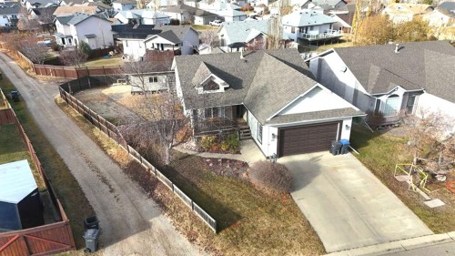 68 Falcon Crescent, Sylvan Lake, AB - Outdoor