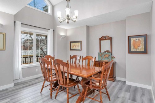 68 Falcon Crescent, Sylvan Lake, AB - Indoor Photo Showing Dining Room