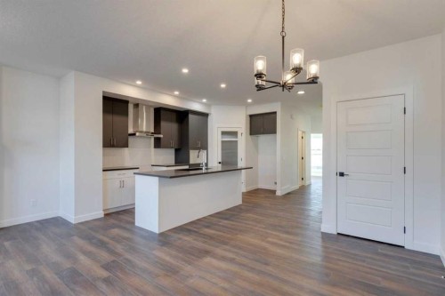 495 Lawthorn Way Se, Airdrie, AB - Indoor Photo Showing Kitchen