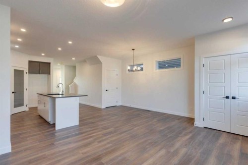 495 Lawthorn Way Se, Airdrie, AB - Indoor Photo Showing Kitchen