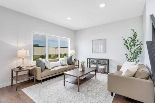 115 Hampton Crescent, Sylvan Lake, AB - Indoor Photo Showing Living Room